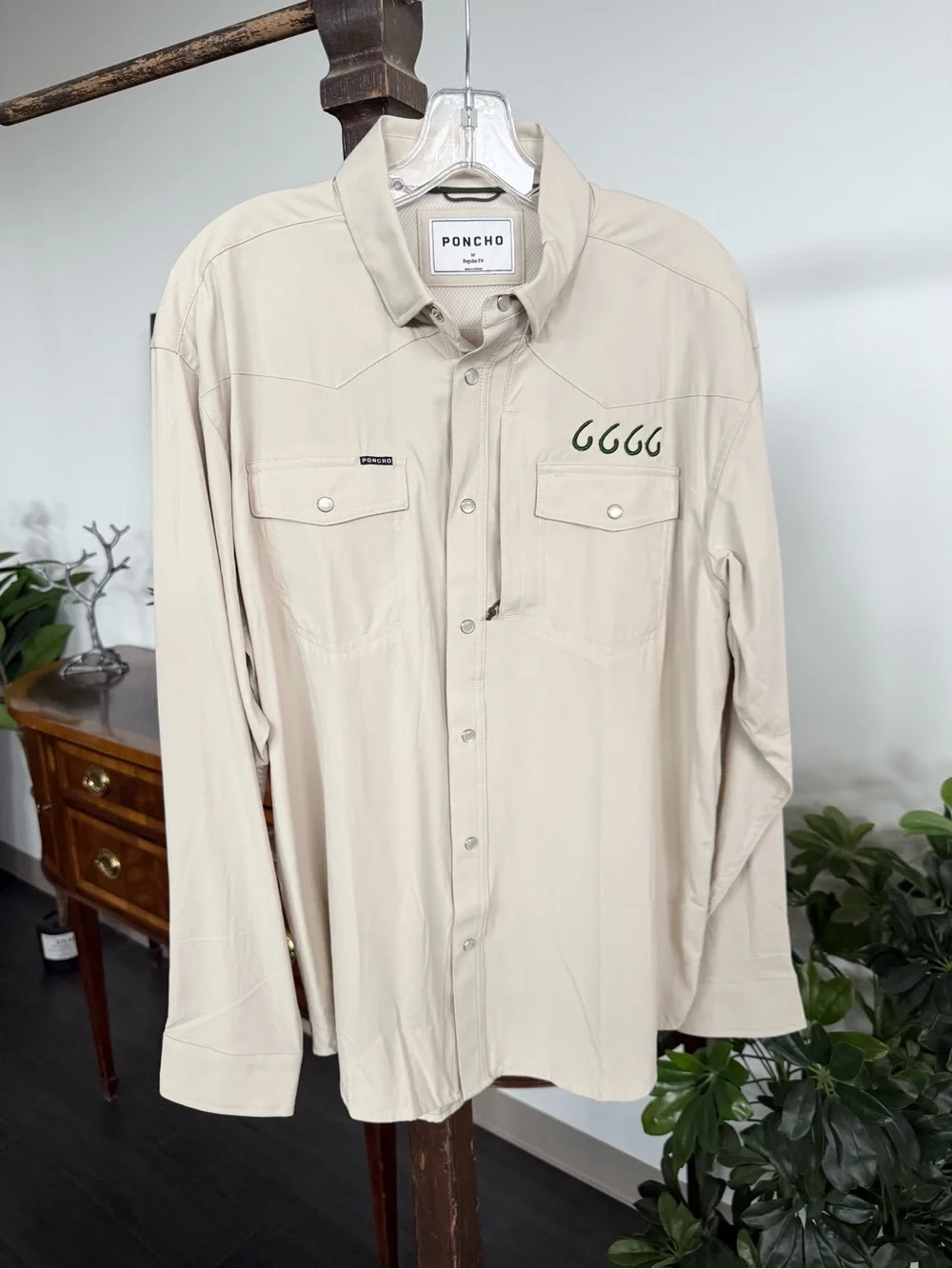 PONCHO Four Sixes Ranch Light Beige Button-Up Shirt with Chest Pockets - Picture 1 of 5